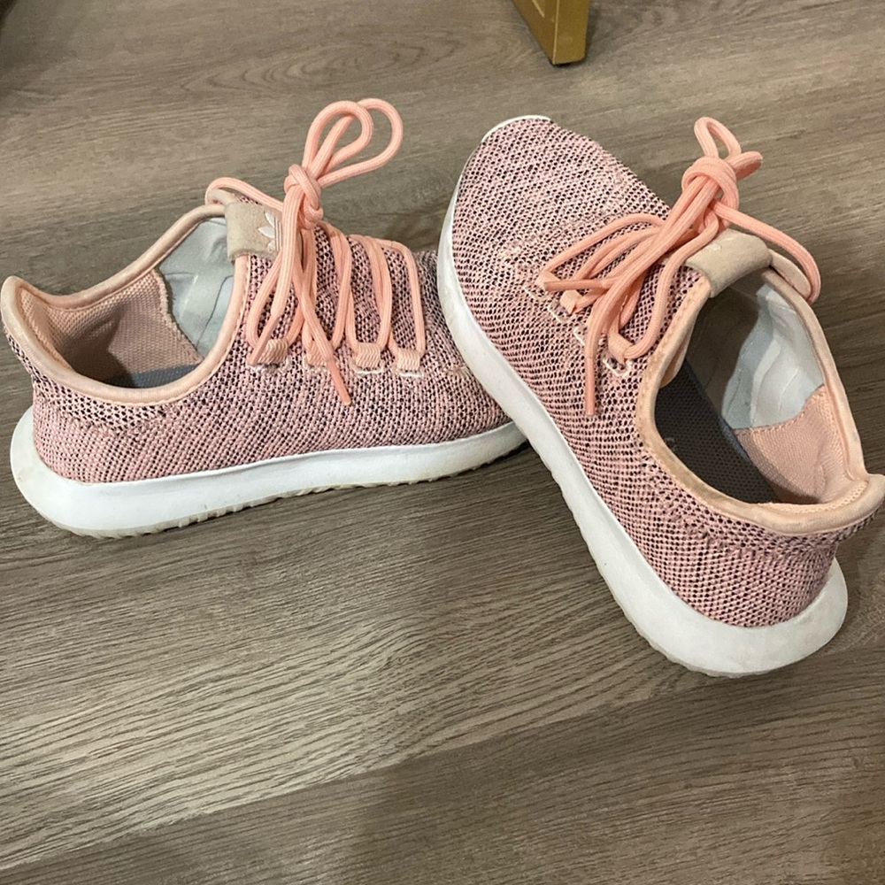 Adidas shoes sz 6